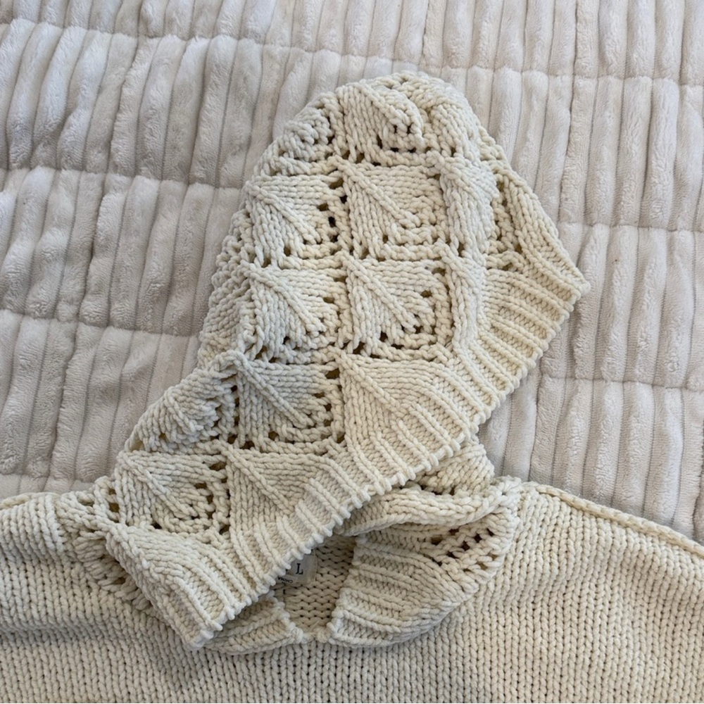 POL Gray and Cream Knit Sweater with Blue Accents - Picture 8 of 9